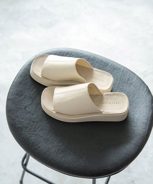 LOWRYS FARM（ローリーズファーム）の「感動フィットサンダル（シューズ・アイボリー08/ブラック09/ブラウン58・M(23-23.5)/L(24-24.5)）」の4枚目の写真