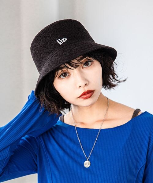 PAGEBOY（ページボーイ）の「NEWERA/Bucket Tropicalバケットハット（帽子・レディース・ブラック09・F）」の2枚目の写真