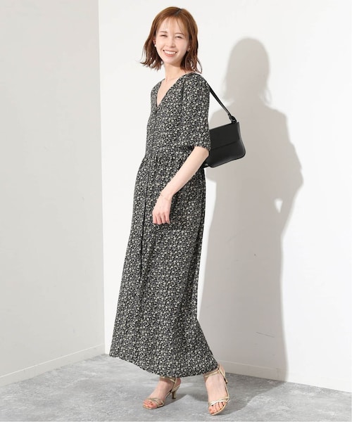 極美品✨2024年 SLOBE IENAフラワープリントフロントボタンワンピース SLOBE IENA（スローブイエナ）の「フラワープリントフロント