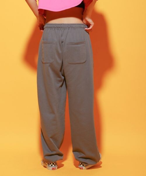 PAGEBOY（ページボーイ）の「ワイドスウエットパンツ（パンツ・レディース・チャコールグレー18/ピンク22/ブルー85・FREE）」の12枚目の写真