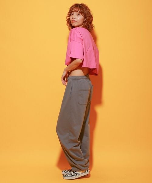 PAGEBOY（ページボーイ）の「ワイドスウエットパンツ（パンツ・レディース・チャコールグレー18/ピンク22/ブルー85・FREE）」の5枚目の写真