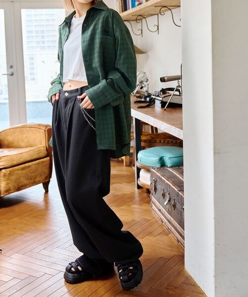 PAGEBOY（ページボーイ）の「タックワイドパンツ（パンツ・レディース・ブラック09/グリーン77・M/L）」の16枚目の写真