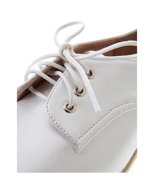 w closet(ダブルクローゼット)の「レースアップシューズ(シューズ・レディース・ブラック/ホワイト/シルバー・M/L)」の4枚目の写真
