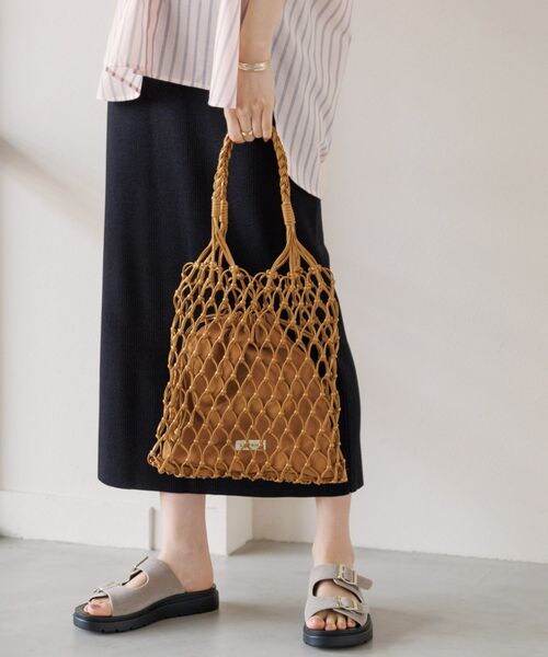 LEPSIM（レプシィム）の「フェイクレザーマクラメハンモックトート（バッグ・レディース・アイボリー08/ベージュ52/グリーン75・ONE SIZE）」の3枚目の写真