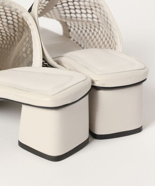 PAGEBOY(ページボーイ)の「スクエアメッシュサンダル(シューズ・レディース・オフホワイト05/ブラック09・M(23.5cm)/L(24.5cm))」の12枚目の写真