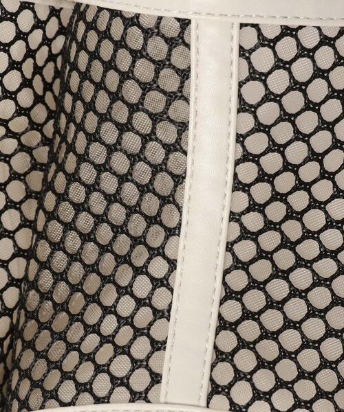 PAGEBOY(ページボーイ)の「スクエアメッシュサンダル(シューズ・レディース・オフホワイト05/ブラック09・M(23.5cm)/L(24.5cm))」の14枚目の写真