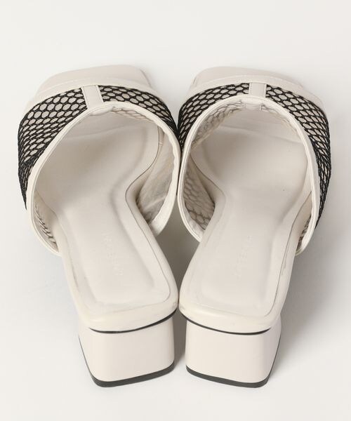 PAGEBOY(ページボーイ)の「スクエアメッシュサンダル(シューズ・レディース・オフホワイト05/ブラック09・M(23.5cm)/L(24.5cm))」の10枚目の写真
