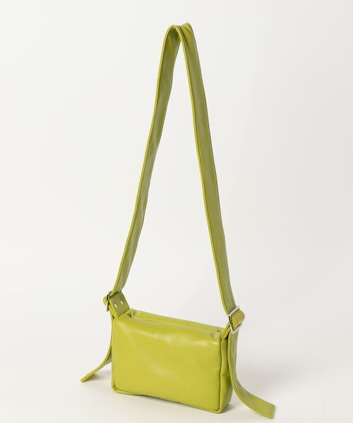 PAGEBOY（ページボーイ）の「スクエアイプショルダー（バッグ・レディース・モノトーン01/ブラック09/イエロー71・F）」の7枚目の写真