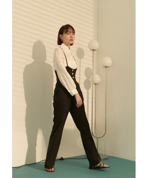 Marjorie（マージョリー）の「腰封感高腰吊帶喇叭褲（パンツ・レディース・黑）」の4枚目の写真