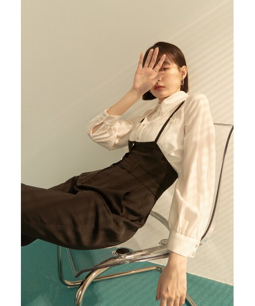 Marjorie（マージョリー）の「腰封感高腰吊帶喇叭褲（パンツ・レディース・黑）」の5枚目の写真