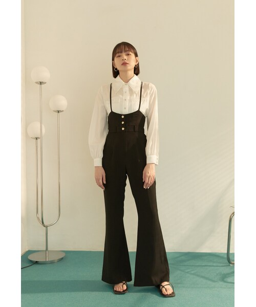 Marjorie（マージョリー）の「腰封感高腰吊帶喇叭褲（パンツ・レディース・黑）」の2枚目の写真