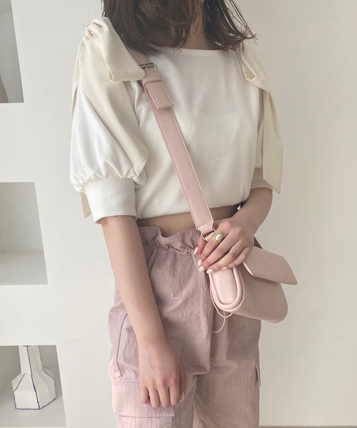 one after another NICE CLAUP(ワンアフターアナザーナイスクラップ)の「肩リボン半袖トップス(Tシャツ/カットソー・レディース・オフホワイト/ピンク系その他/ブルー/ホワイト系その他・0)」の2枚目の写真