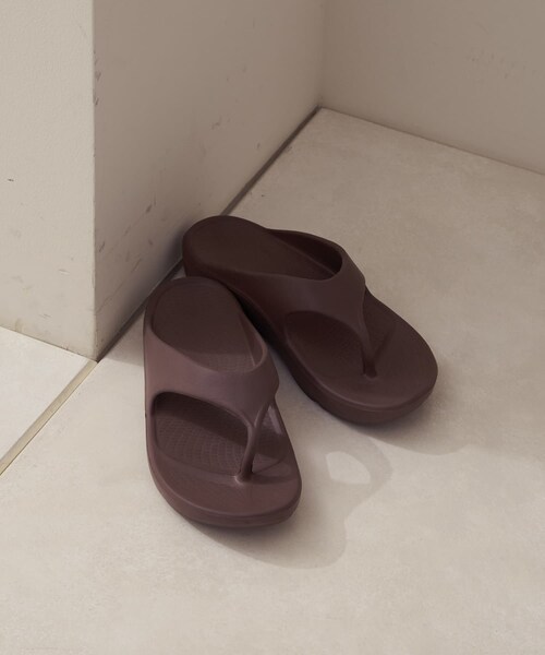 COLONY 2139(コロニートゥーワンスリーナイン)の「コンフォートトングサンダル(その他シューズ・レディース・ベージュ/ブラック/ブラウン・M/L)」の3枚目の写真