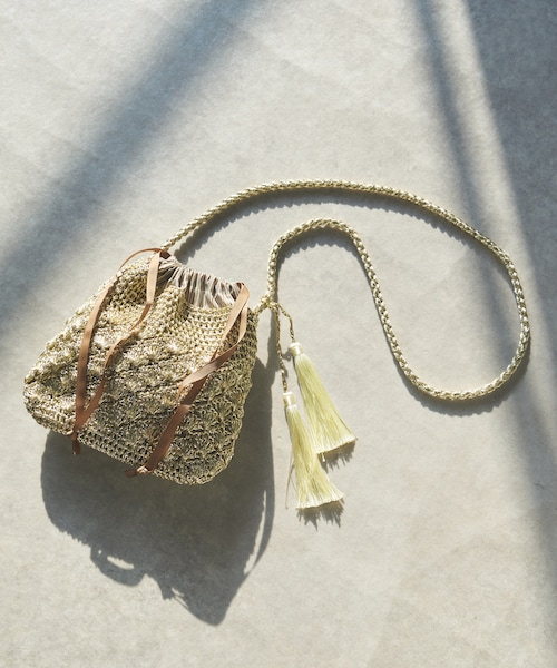 un dix cors(アンディコール)の「《予約》メタリック巾着ショルダー(ショルダーバッグ・レディース・ゴールド/シルバー・F)」の1枚目の写真