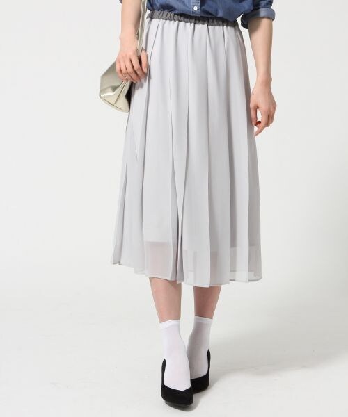 GLOBAL WORK(グローバルワーク)の「ムジガラプリーツスカート(スカート・レディース・花柄01/カモフラ02/ライトグレー05/ネイビー88・M/L)」の2枚目の写真