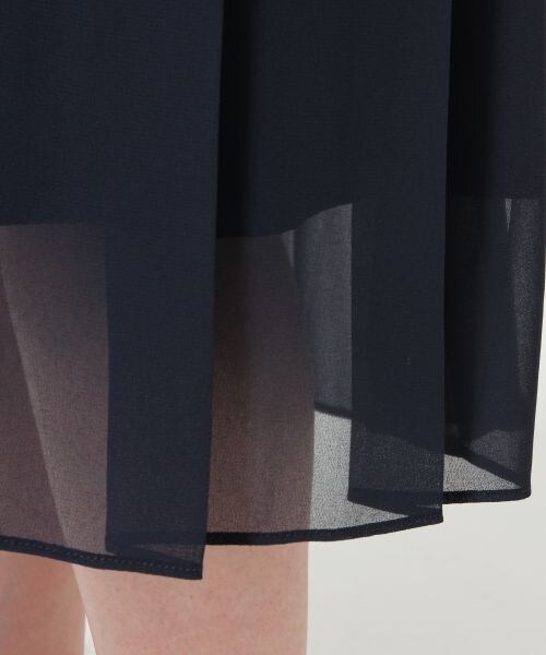 GLOBAL WORK(グローバルワーク)の「ムジガラプリーツスカート(スカート・レディース・花柄01/カモフラ02/ライトグレー05/ネイビー88・M/L)」の13枚目の写真