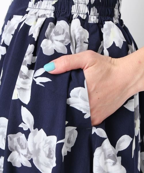 Heather（ヘザー）の「【通常販売開始】フラワーミディスカート（スカート・レディース・オフホワイト/ネイビー・FREE）」の6枚目の写真