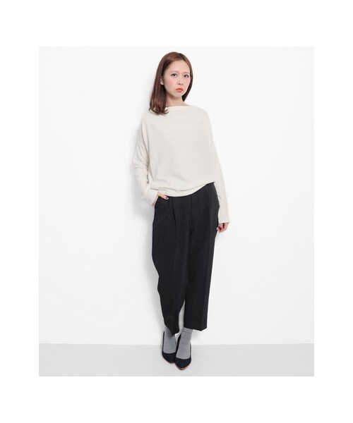 KBF（ケイビーエフ）の「KBF+　クロップドタックパンツ（パンツ・レディース・OFF/LTBLUE/BLACK・one）」の5枚目の写真