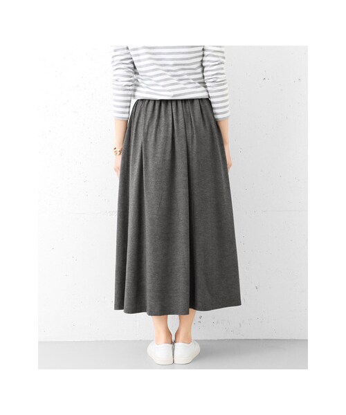 URBAN RESEARCH DOORS（アーバンリサーチドアーズ）の「カットソーギャザーロングスカート（スカート・レディース・NAVY/L.GRAY/CHARCOAL・one）」の13枚目の写真