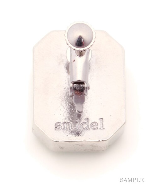 SNIDEL（スナイデル）の「ビッグストーンイヤリング（イヤリング・レディース・WHT/MIX/BRZ・F）」の5枚目の写真