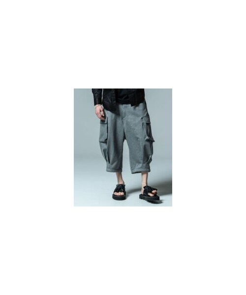 glamb（グラム）の「GB0223/P22 : Cropped Sarrouel Cargo Pants