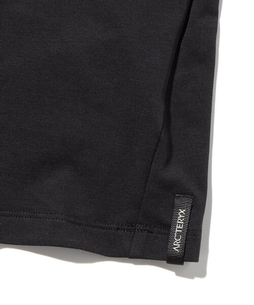 ARC'TERYX（アークテリクス）の「CAPTIVE SPLIT SS T-SHIRT/キャプティブ スプリット ショート スリーブ Tシャツ（その他・ホワイト/ブラック/ダークブラウン/ブルー・XS）」の5枚目の写真
