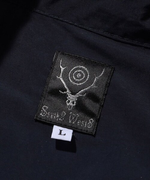 South2 West8（サウスツーウェストエイト）の「PACKABLE VEST - NYLON TYPEWRITER（ジャケット/アウター・オリーブ/ネイビー・M）」の3枚目の写真