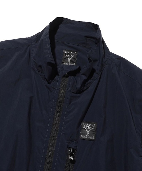 South2 West8（サウスツーウェストエイト）の「PACKABLE VEST - NYLON TYPEWRITER（ジャケット/アウター・オリーブ/ネイビー・M）」の2枚目の写真