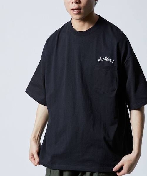 WILD THINGS（ワイルドシングス）の「別注 バックアーチロゴ ワンポイント刺繍 クルーネックTシャツ/ポケT【限定展開】（その他・ホワイト/グレー/ブラック/ベージュ/グリーン・S）」の13枚目の写真