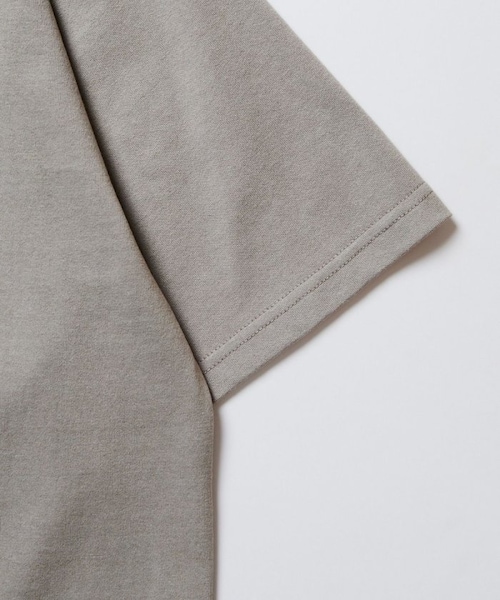 WILD THINGS（ワイルドシングス）の「別注 バックアーチロゴ ワンポイント刺繍 クルーネックTシャツ/ポケT【限定展開】（その他・ホワイト/グレー/ブラック/ベージュ/グリーン・S）」の5枚目の写真