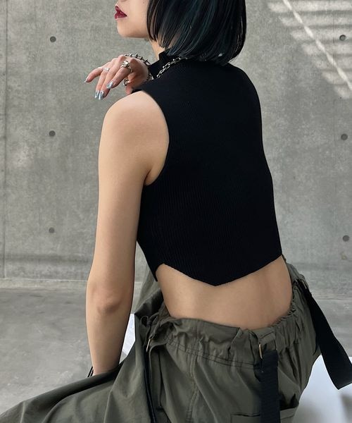 PAGEBOY（ページボーイ）の「ピッタミニハイネックノースリーブ（トップス・レディース・オフホワイト05/ブラック09/グリーン75/ブルー86・F）」の11枚目の写真