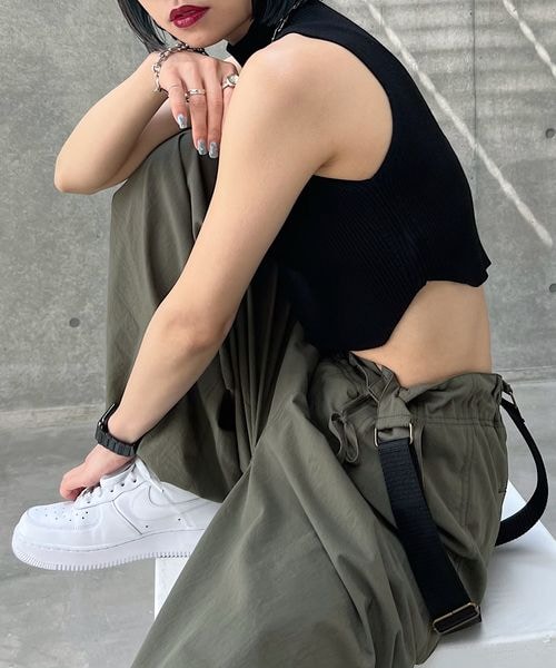 PAGEBOY（ページボーイ）の「ピッタミニハイネックノースリーブ（トップス・レディース・オフホワイト05/ブラック09/グリーン75/ブルー86・F）」の10枚目の写真