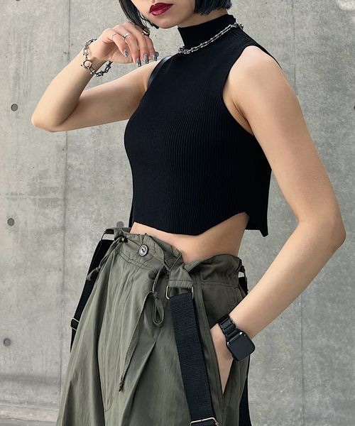 PAGEBOY（ページボーイ）の「ピッタミニハイネックノースリーブ（トップス・レディース・オフホワイト05/ブラック09/グリーン75/ブルー86・F）」の8枚目の写真