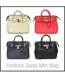 極美品✨ノーブランド　ハンドバッグ　南京錠　シボ　ブラック　2way ブラック 南京錠 2way ショルダーバッグ ハンドバッグの通販 by