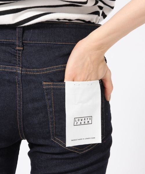 LOWRYS FARM（ローリーズファーム）の「ＣＯＮＥデニムスリムパンツ（パンツ・レディース・オフ/ブルー/ネイビー・Ｓ/Ｍ/Ｌ）」の11枚目の写真