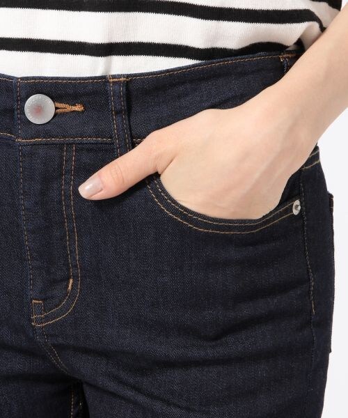 LOWRYS FARM（ローリーズファーム）の「ＣＯＮＥデニムスリムパンツ（パンツ・レディース・オフ/ブルー/ネイビー・Ｓ/Ｍ/Ｌ）」の8枚目の写真