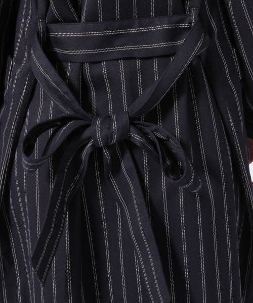 LOWRYS FARM(ローリーズファーム)の「ガウンコート(ジャケット/アウター・レディース・オフ×ブラック/ネイビー×オフ/ネイビー・M/L)」の11枚目の写真