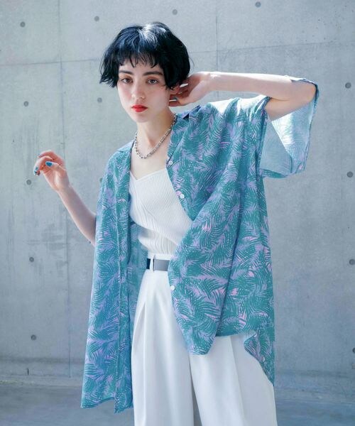 PAGEBOY(ページボーイ)の「サマーリゾートショートシャツ(トップス・レディース・モノトーン01/ピンク系25/ブルー系85・F)」の9枚目の写真