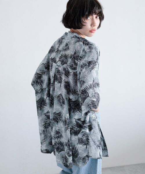 PAGEBOY(ページボーイ)の「サマーリゾートショートシャツ(トップス・レディース・モノトーン01/ピンク系25/ブルー系85・F)」の7枚目の写真