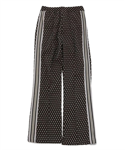 UMBRO 2025AW 別注 ワンポイント刺繍ロゴ トラックパンツ M UMBRO 2025AW 別注 ワンポイント刺繍ロゴ トラックパンツ M 楽天