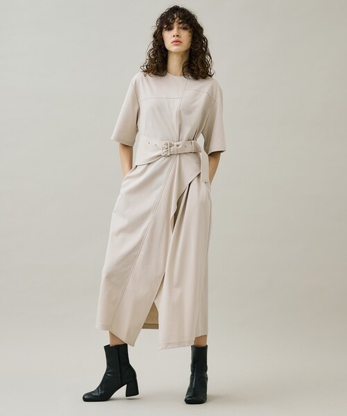 AKIRANAKA(アキラナカ)の「Roine wrap panel jersey dress BE(ワンピース・レディース・BGE/TAN・1/2)」の1枚目の写真