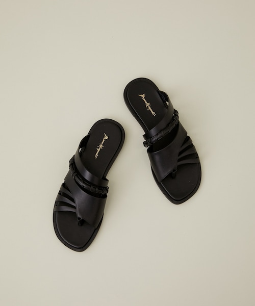 mame(マメ)の「Plait Detailed Leather Sandals(その他シューズ・レディース・BLK/BRN・23.5/24.5)」の1枚目の写真