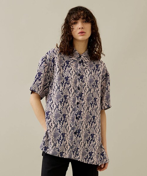完成品 AKIRANAKA（アキラナカ）の「Sveva PK（シャツ/ブラウス shirt トップス