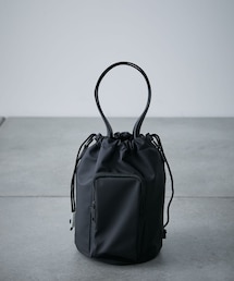 PUBLIC TOKYO | ポリッシュナイロン巾着ポーチ(ハンドバッグ)