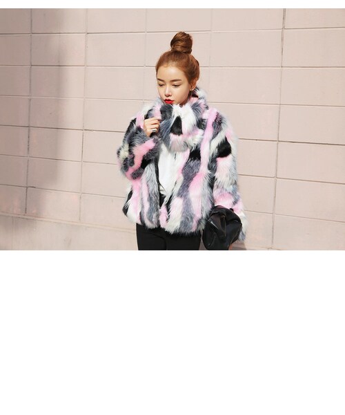 STYLENANDA(スタイルナンダ)の「ピンクMIXフェイクファージャケット(その他・レディース・ピンク・フリーサイズ)」の9枚目の写真