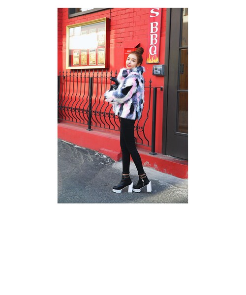 STYLENANDA(スタイルナンダ)の「ピンクMIXフェイクファージャケット(その他・レディース・ピンク・フリーサイズ)」の15枚目の写真