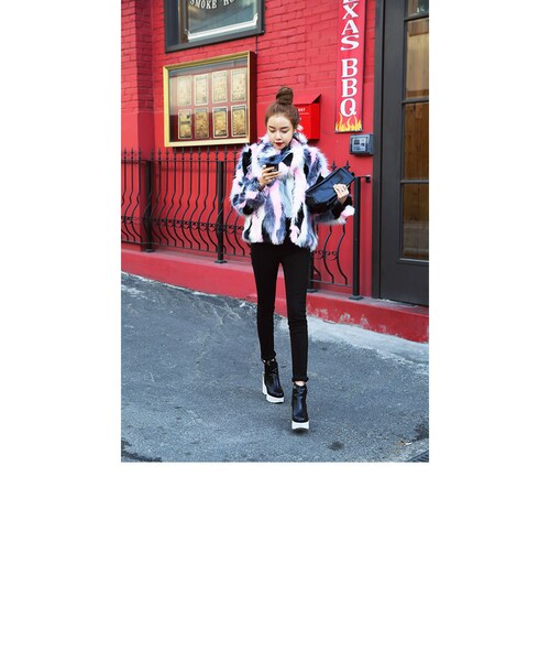 STYLENANDA(スタイルナンダ)の「ピンクMIXフェイクファージャケット(その他・レディース・ピンク・フリーサイズ)」の11枚目の写真