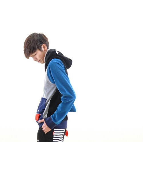 UP SMILE（アップスマイル）の「【WEB直営店限定】シャークアップスマイルパーカー【UPSMILE】（トップス・グレー/ブルー/ブラック/クレイジー・M/L/XL）」の13枚目の写真