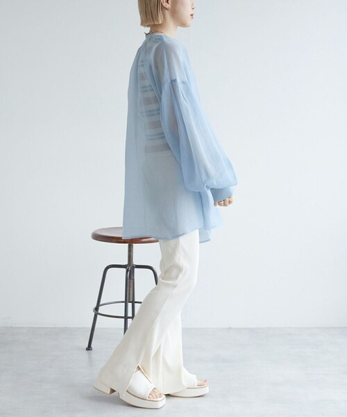 w closet(ダブルクローゼット)の「★先行予約★【前後2WAY】リボンシアーシャツ【4月中旬入荷】(トップス・レディース・オフホワイト/サックス/グレージュ・FREE)」の18枚目の写真