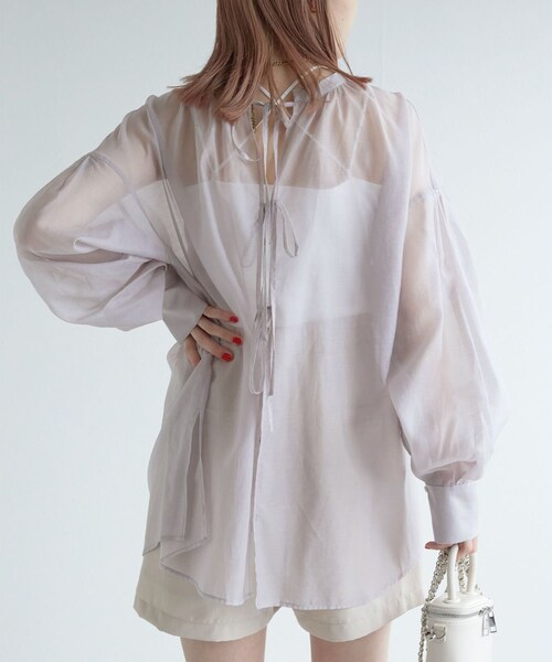 w closet(ダブルクローゼット)の「★先行予約★【前後2WAY】リボンシアーシャツ【4月中旬入荷】(トップス・レディース・オフホワイト/サックス/グレージュ・FREE)」の3枚目の写真